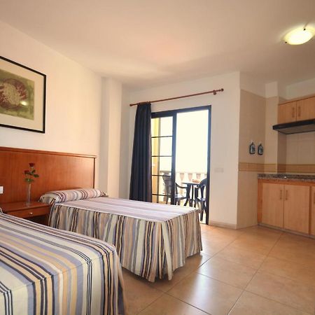 Apartamentos Andrea Calera Bagian luar foto