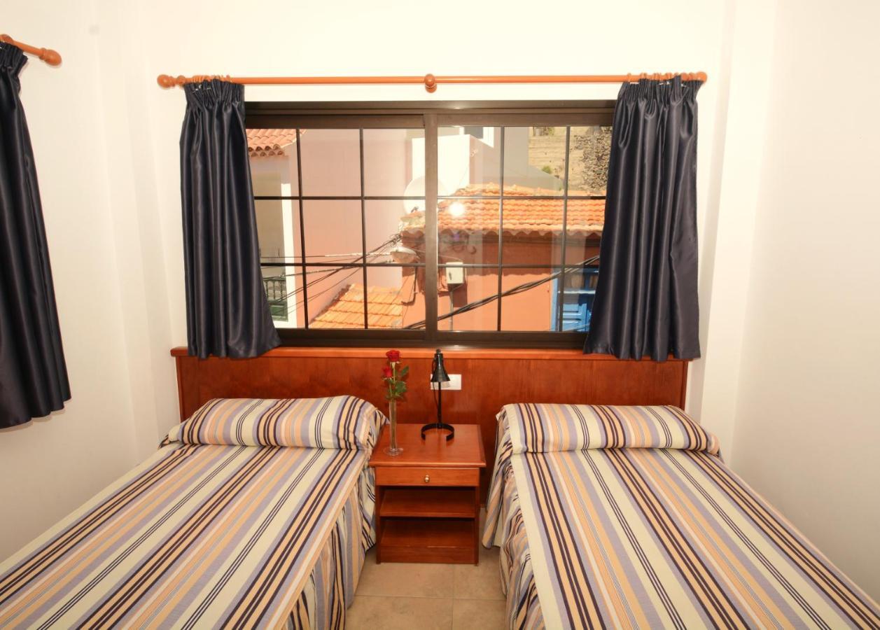 Apartamentos Andrea Calera Bagian luar foto
